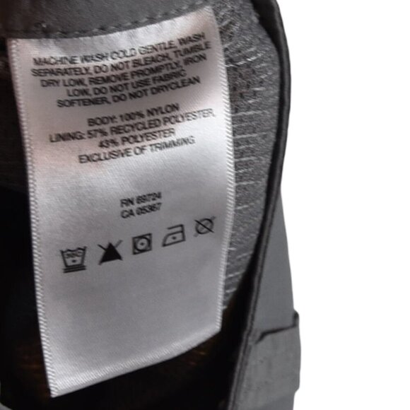 Columbia Gray Nylon Hiking Capri Pants Size 16 Gorpcore Cargo Packable Travel - Picture 10 of 10